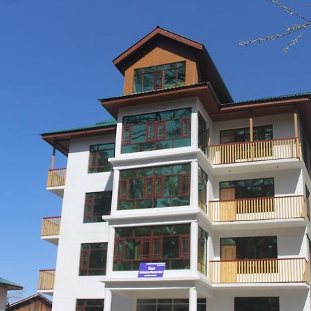 Hotel Gulmarg House Zewnętrze zdjęcie